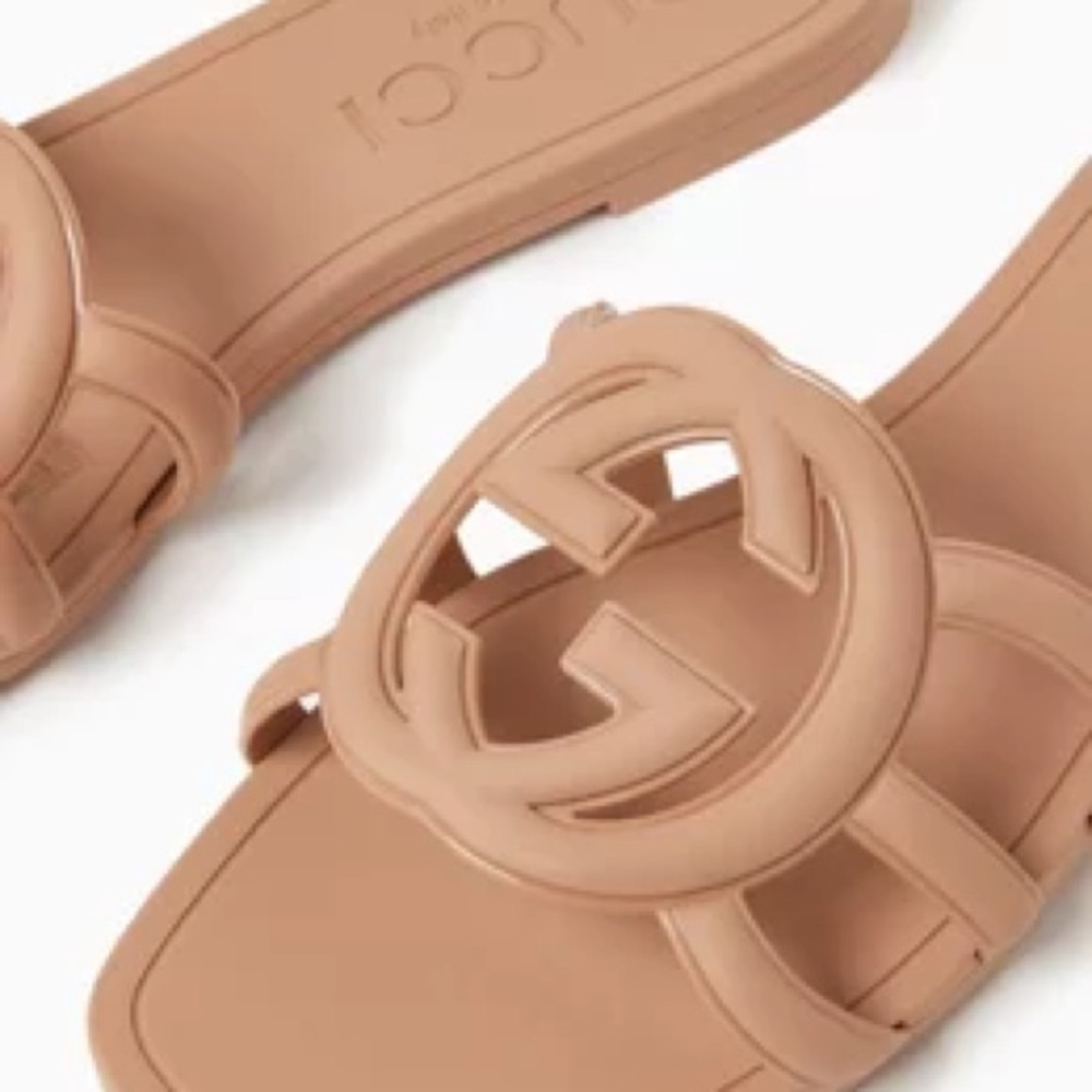 Gucci Nude Pink Interlocking G Slide Sandals - Picture 3 of 11